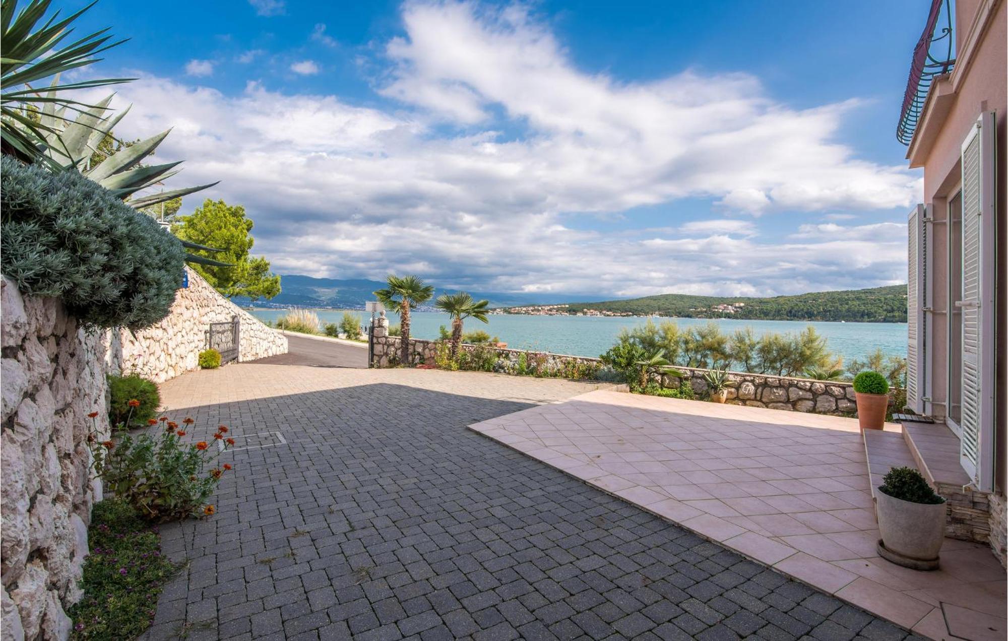 Gorgeous Apartment In Cizici With House Sea View Esterno foto