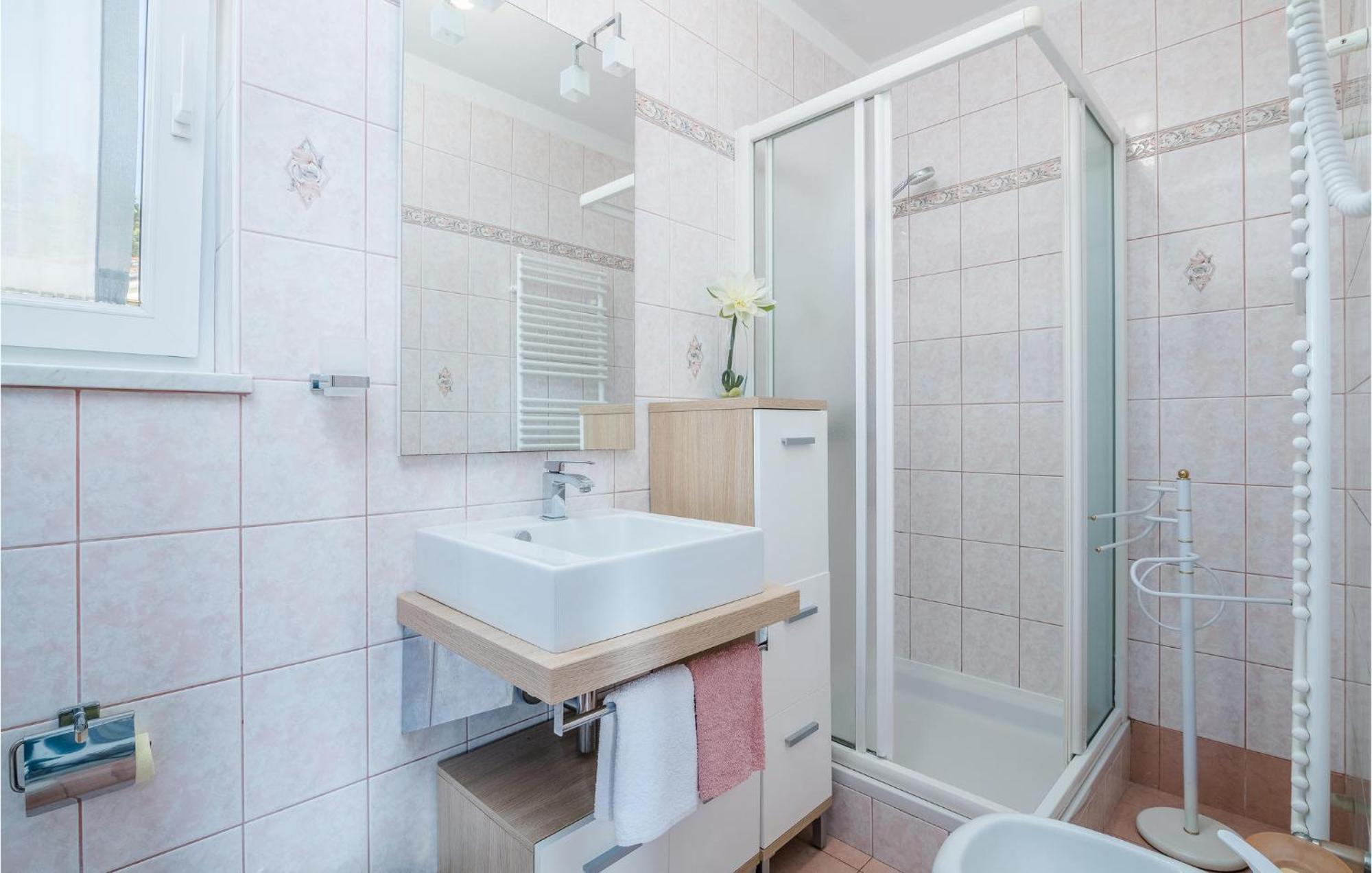 Gorgeous Apartment In Cizici With House Sea View Esterno foto